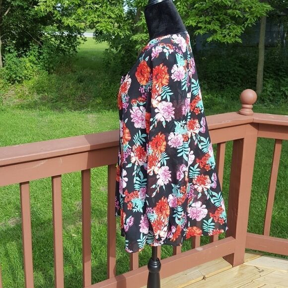 Derek Heart Woman's Floral Black Pullover Sheer Blouse Coverup Top sz Med - Picture 4 of 12